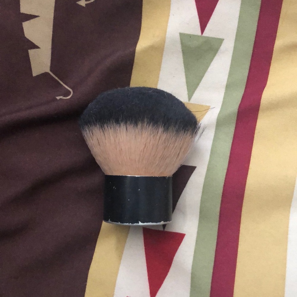 Kabuki brush